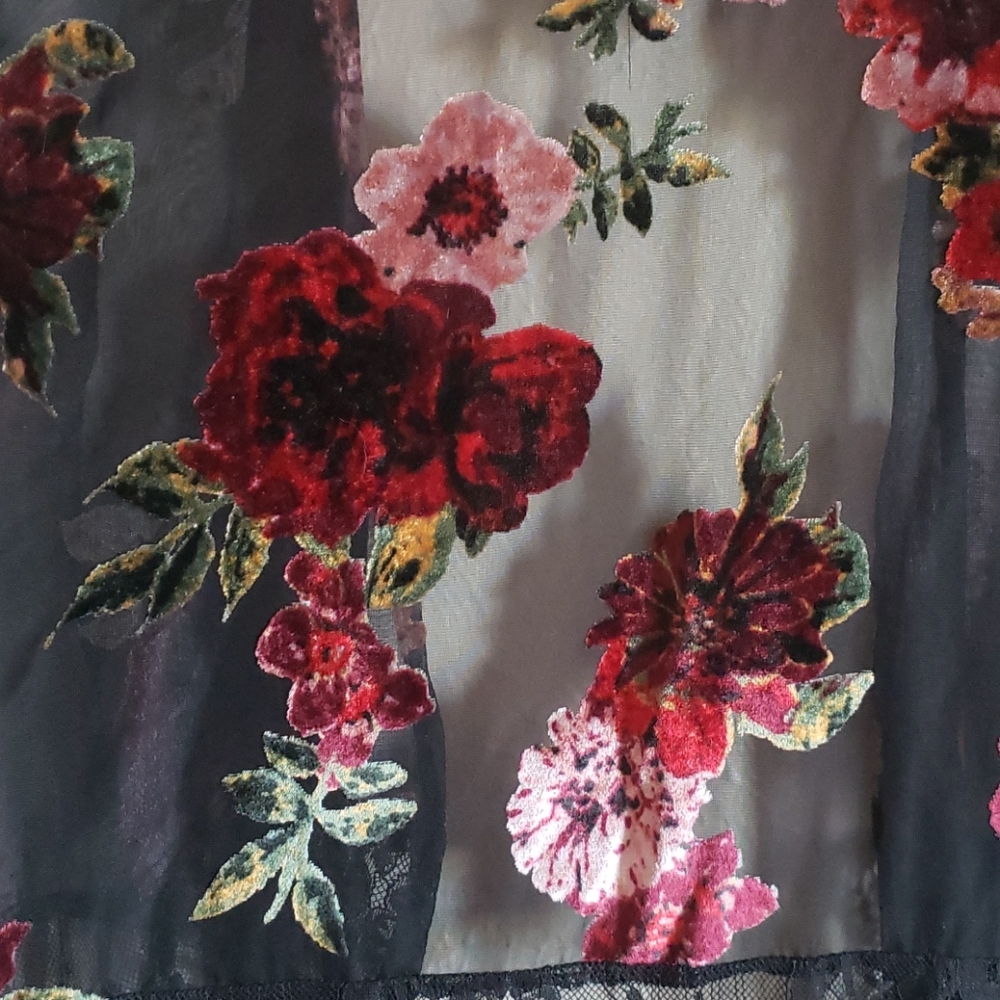 Women's velvet, lace, kimono - Picture 4 of 4